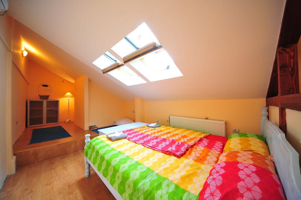 Hostel Bed N Beer Belgrade Exterior photo