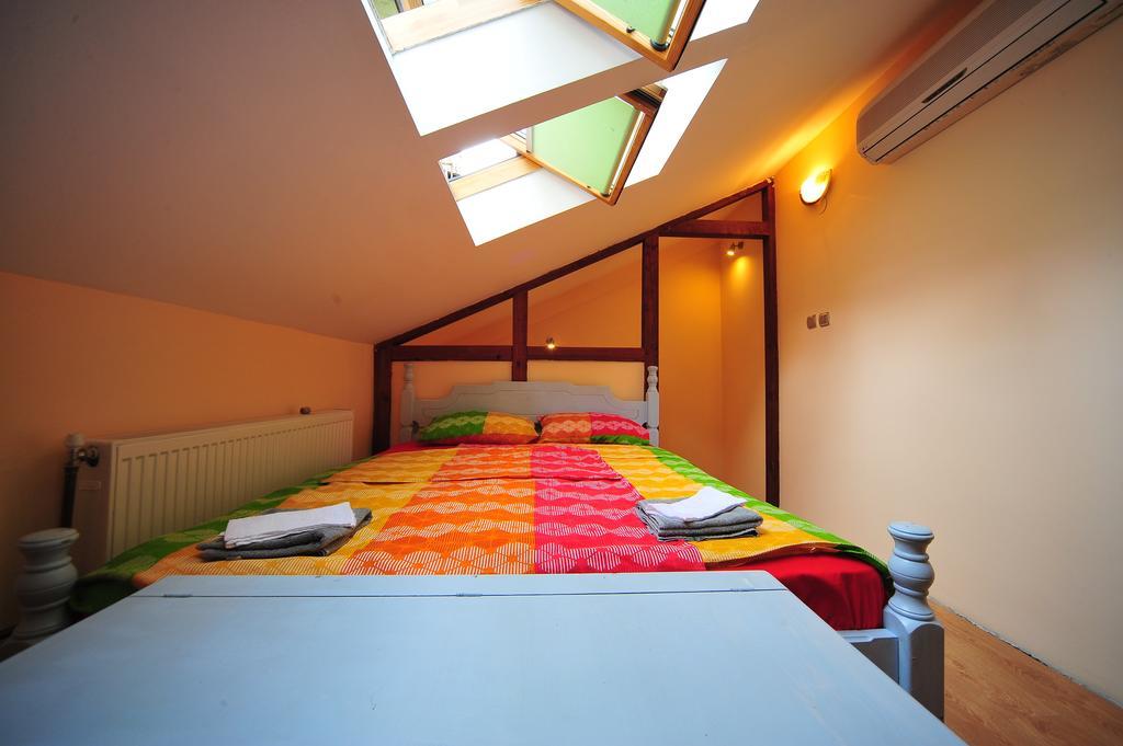 Hostel Bed N Beer Belgrade Room photo