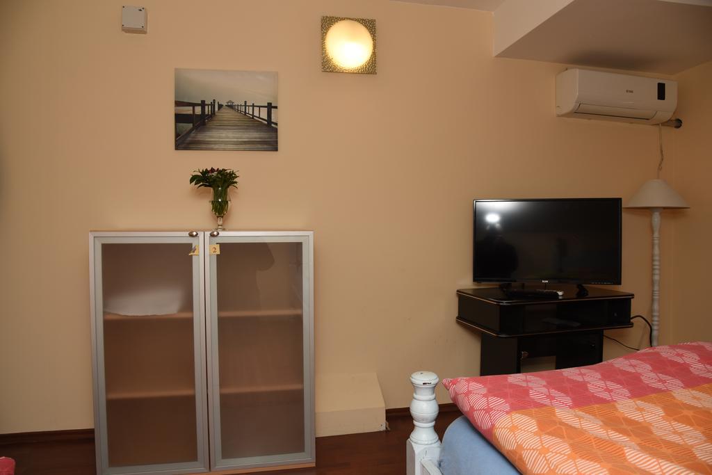Hostel Bed N Beer Belgrade Exterior photo