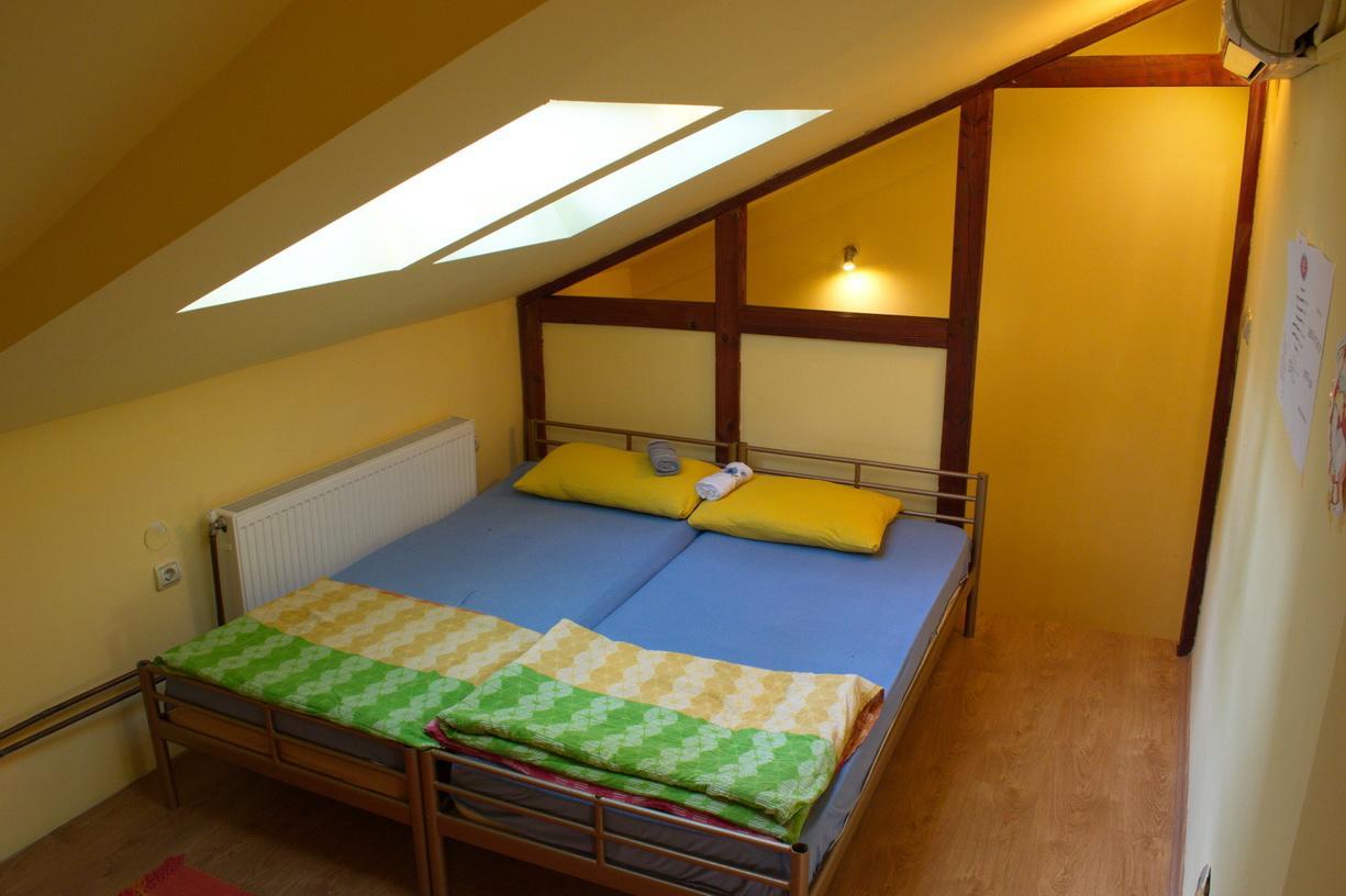 Hostel Bed N Beer Belgrade Exterior photo